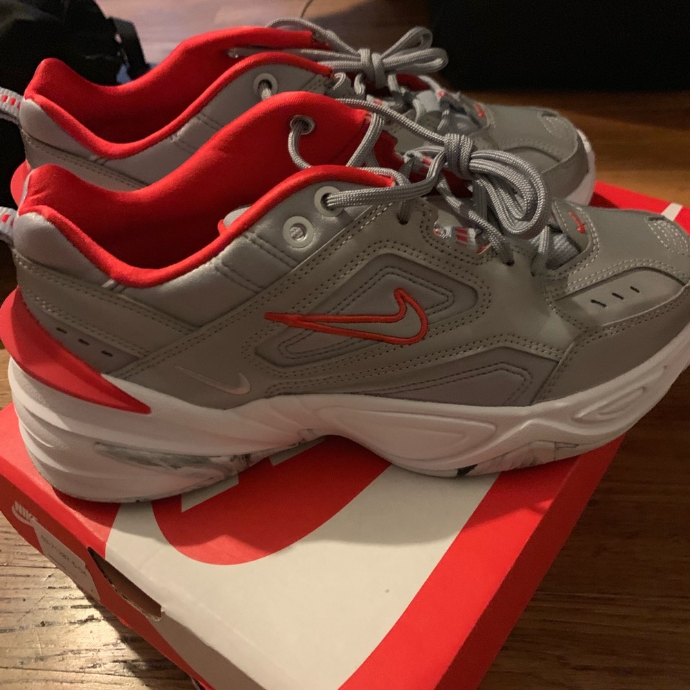 Nike tekno women’s size 7